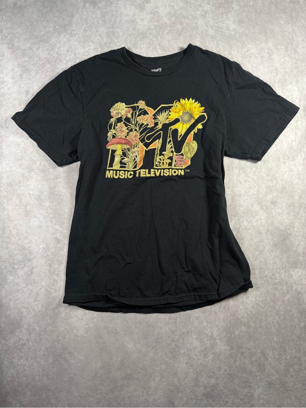 MTV Floral/Mushroom Logo Unisex Black Graphic T-Shirt size Medium